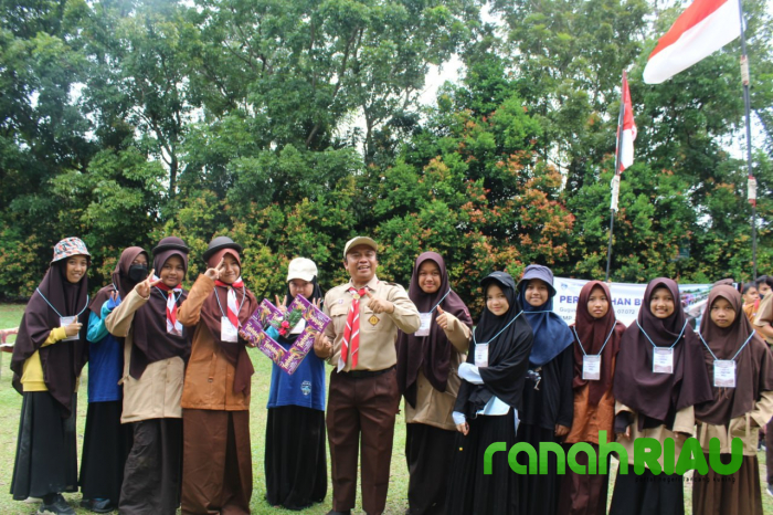 Peringati hari Pramuka, SMP Juara Pekanbaru gelar Kegiatan kemah Penggalang Blok